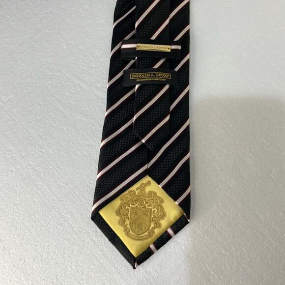 Donald J Trump Signature Collection Black Gray Maroon Stripe Repp Tie 100% Silk - Picture 4 of 8